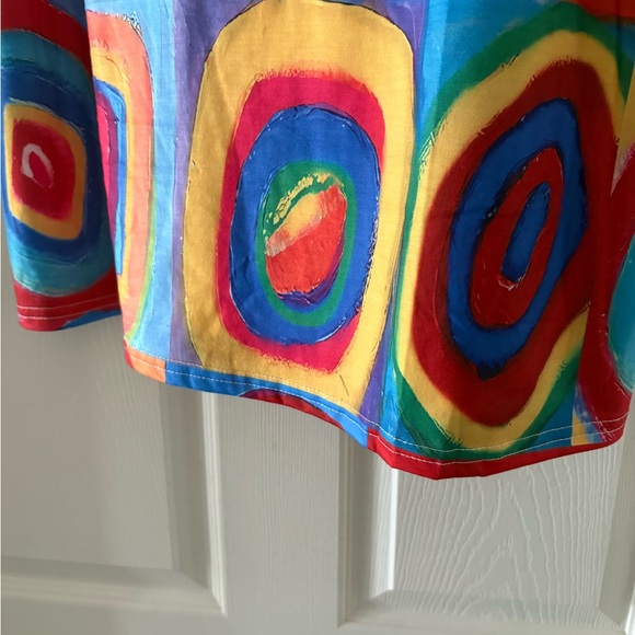 Colorful Abstract Patterned Top - Picture 4 of 8